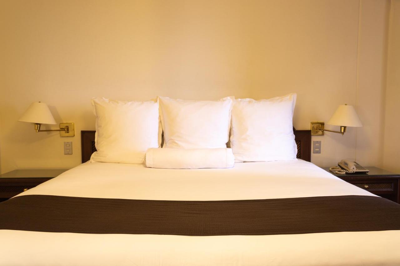 J&A Classic Hotel Lima Ngoại thất bức ảnh A bed