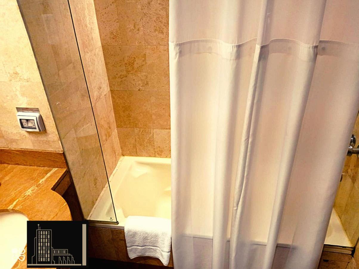 J&A Classic Hotel Lima Ngoại thất bức ảnh Shower curtain
