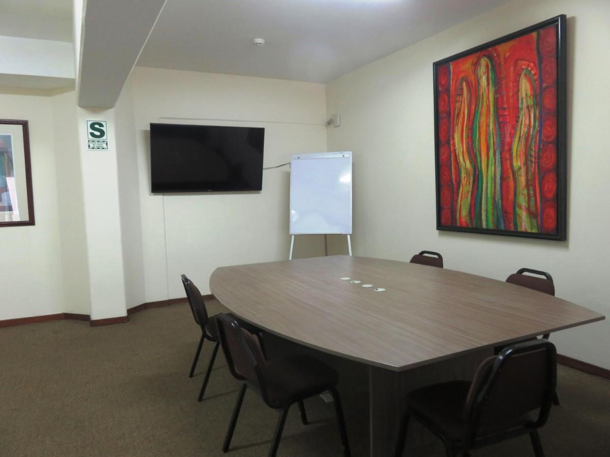 J&A Classic Hotel Lima Ngoại thất bức ảnh A meeting room at the University of the Free State