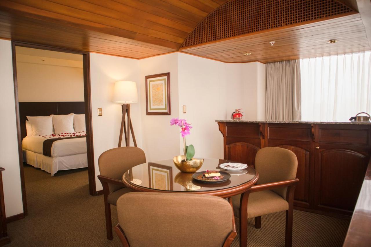 J&A Classic Hotel Lima Ngoại thất bức ảnh Suite at the hotel