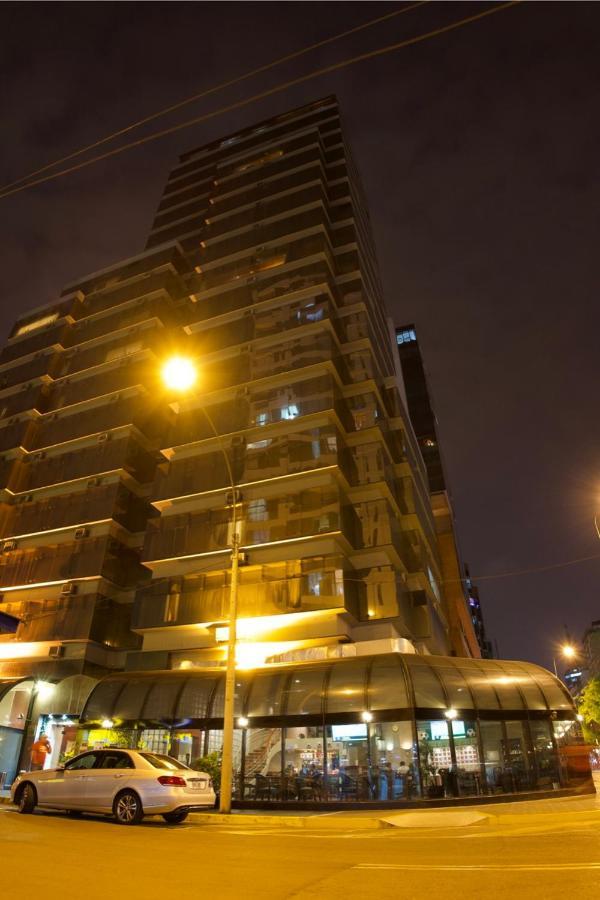 J&A Classic Hotel Lima Ngoại thất bức ảnh The building at night
