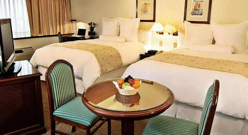 J&A Classic Hotel Lima Ngoại thất bức ảnh A room at the hotel